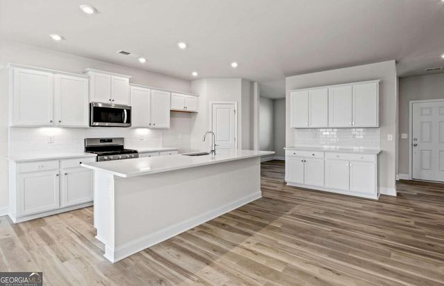 608 Vidalia Park Way, Mcdonough, GA 30252