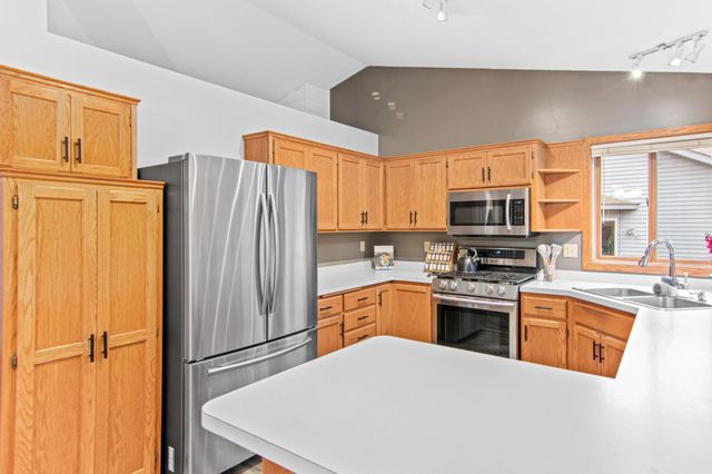 1677 124th Avenue NE, Blaine, MN 55449