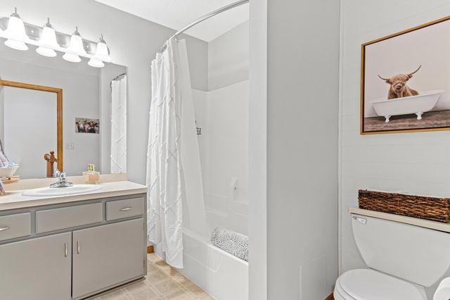 1677 124th Avenue NE, Blaine, MN 55449