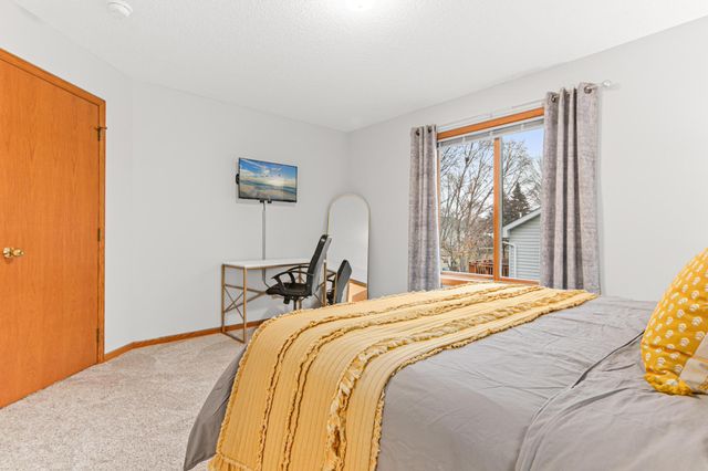 1677 124th Avenue NE, Blaine, MN 55449