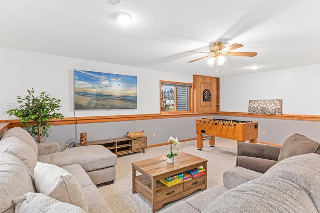 1677 124th Avenue NE, Blaine, MN 55449