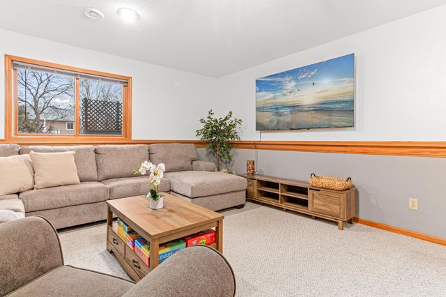 1677 124th Avenue NE, Blaine, MN 55449