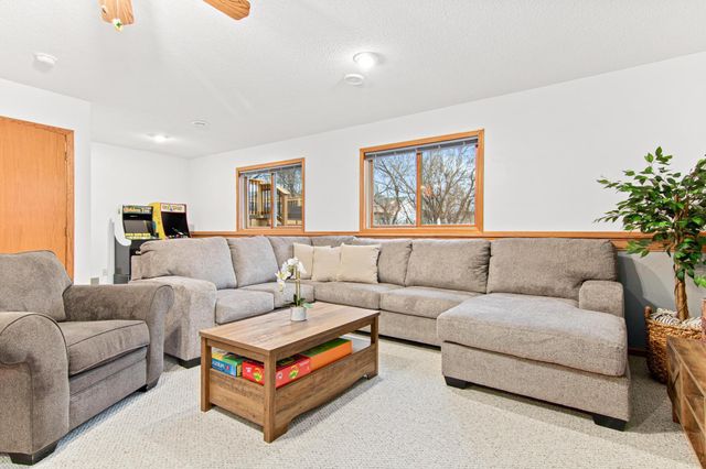 1677 124th Avenue NE, Blaine, MN 55449