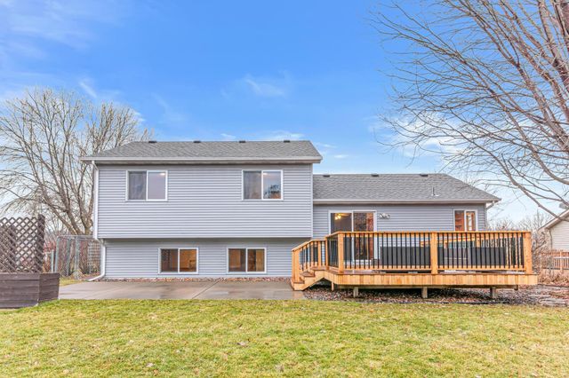 1677 124th Avenue NE, Blaine, MN 55449