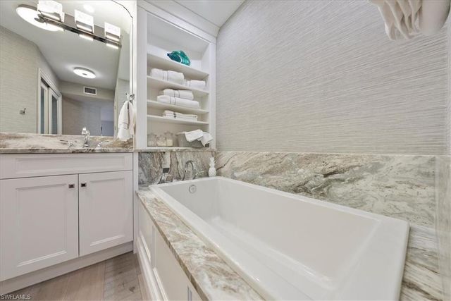 410 Flagship DR 601, Naples, FL 34108