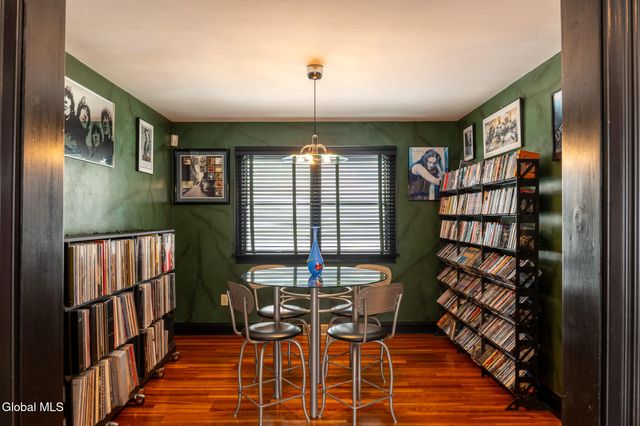 15 Frances Lane, Bethlehem, NY 12203