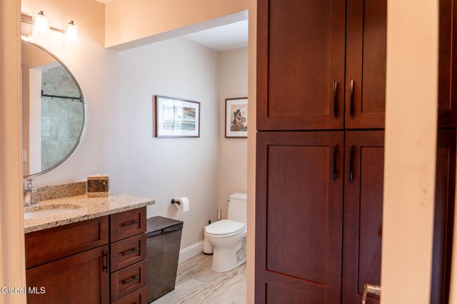 15 Frances Lane, Bethlehem, NY 12203