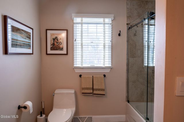 15 Frances Lane, Bethlehem, NY 12203