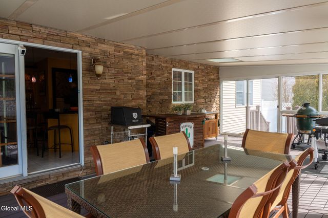 15 Frances Lane, Bethlehem, NY 12203