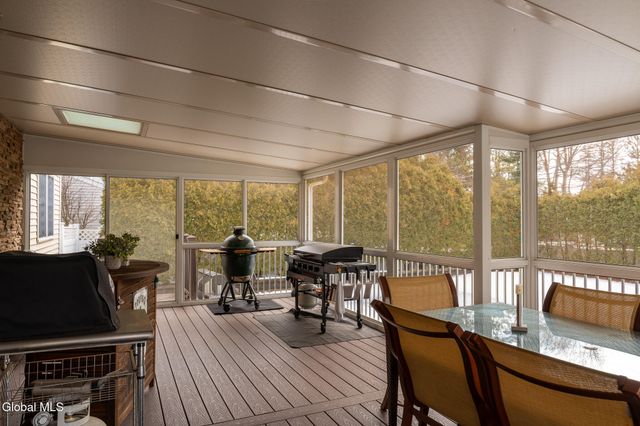 15 Frances Lane, Bethlehem, NY 12203