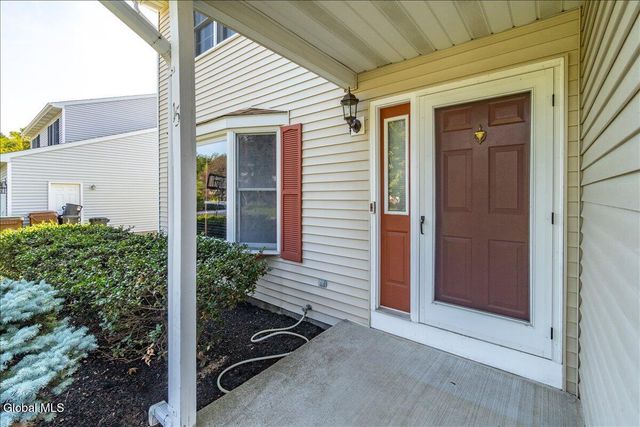 15 Frances Lane, Bethlehem, NY 12203