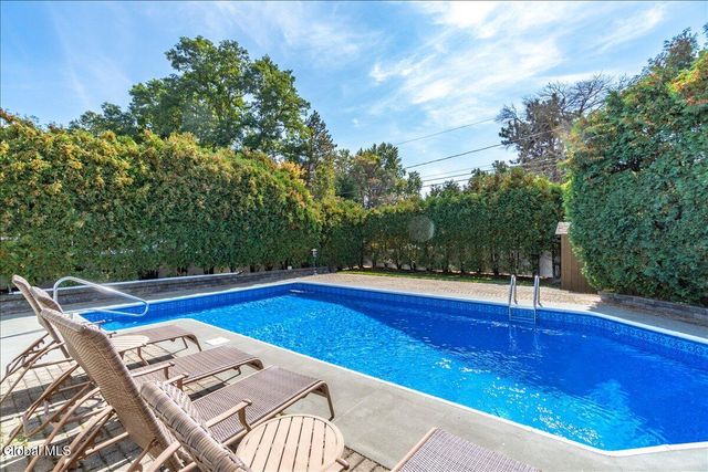 15 Frances Lane, Bethlehem, NY 12203