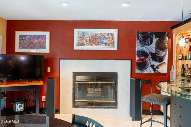 15 Frances Lane, Bethlehem, NY 12203