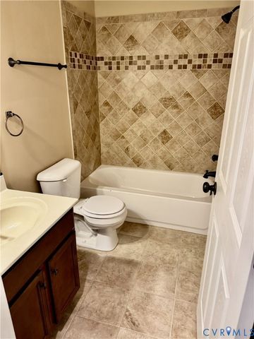 11713 Leiden Ln, Midlothian, VA 23112
