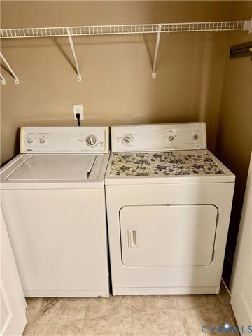 11713 Leiden Ln, Midlothian, VA 23112
