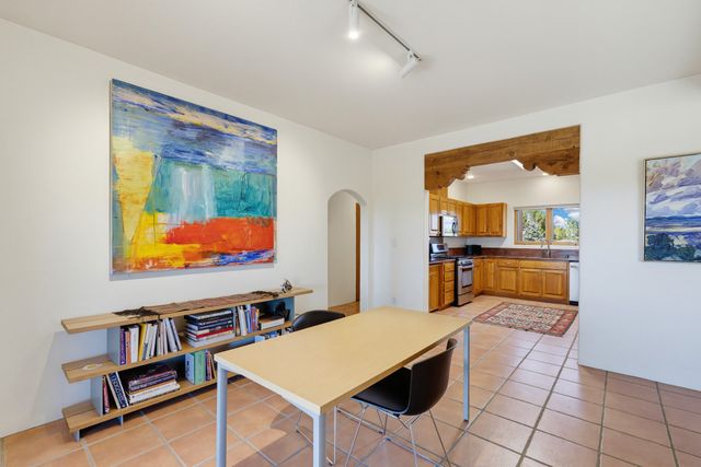 11 Descanso Road, Santa Fe, NM 87508