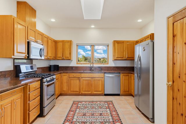 11 Descanso Road, Santa Fe, NM 87508