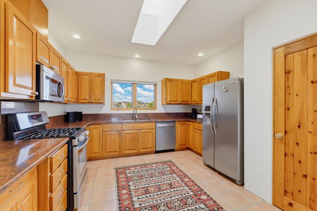 11 Descanso Road, Santa Fe, NM 87508
