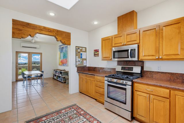 11 Descanso Road, Santa Fe, NM 87508