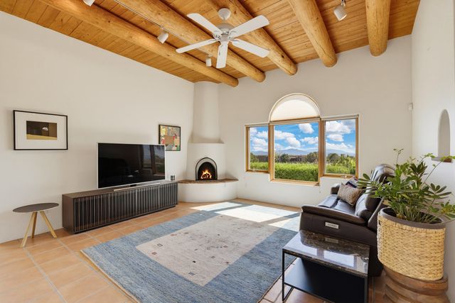 11 Descanso Road, Santa Fe, NM 87508
