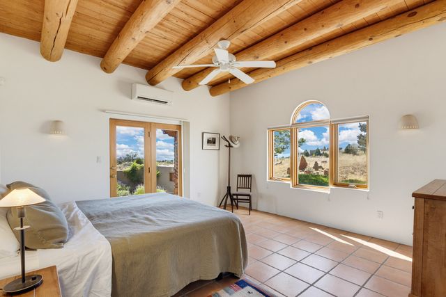 11 Descanso Road, Santa Fe, NM 87508