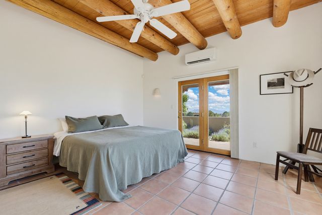 11 Descanso Road, Santa Fe, NM 87508