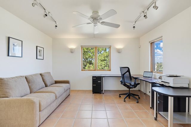 11 Descanso Road, Santa Fe, NM 87508