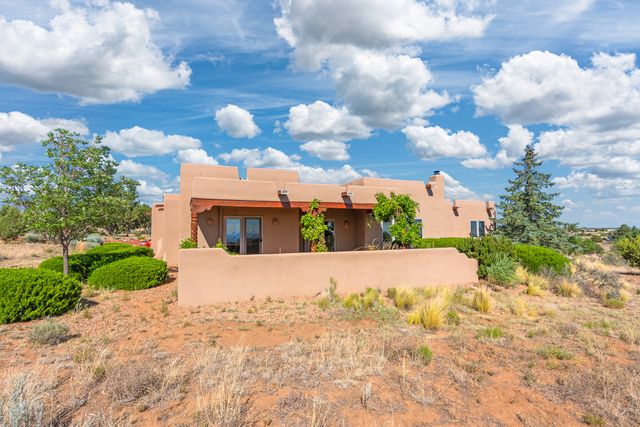 11 Descanso Road, Santa Fe, NM 87508