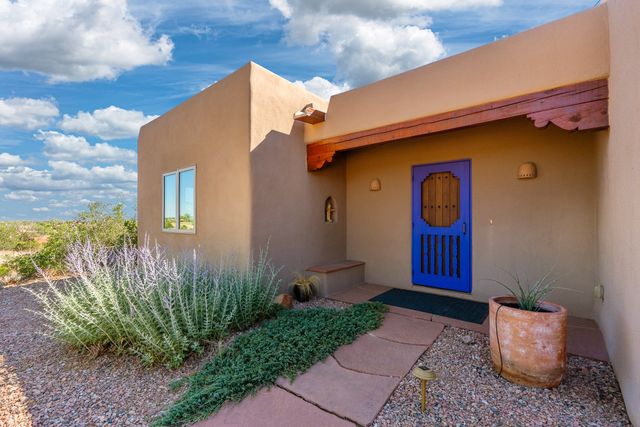 11 Descanso Road, Santa Fe, NM 87508