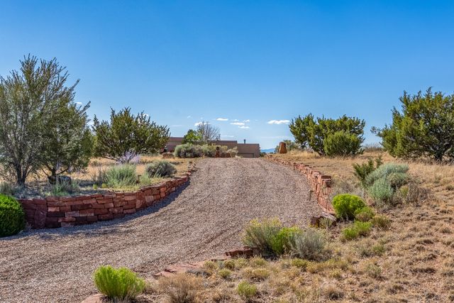 11 Descanso Road, Santa Fe, NM 87508