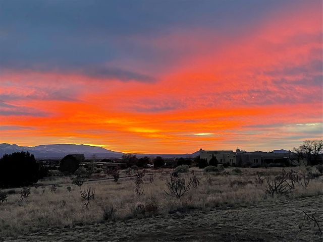 11 Descanso Road, Santa Fe, NM 87508