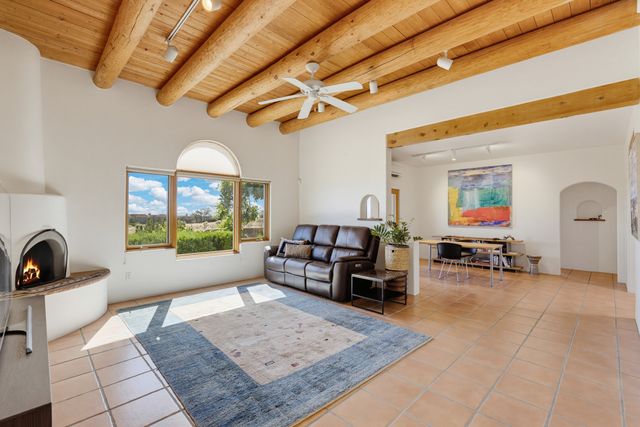 11 Descanso Road, Santa Fe, NM 87508