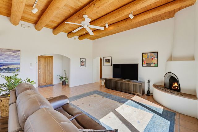 11 Descanso Road, Santa Fe, NM 87508