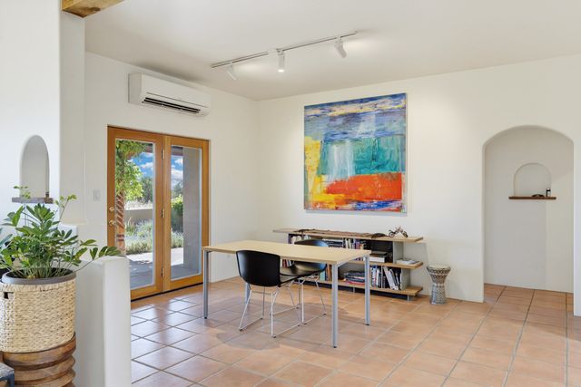 11 Descanso Road, Santa Fe, NM 87508