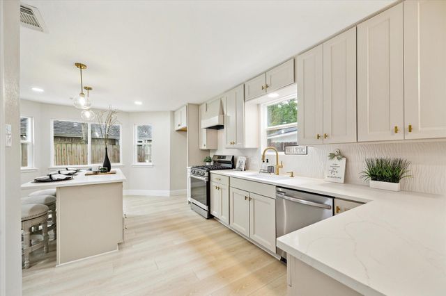 7811 Ashwell Court, Spring, TX 77389