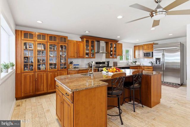 180 COUNTRY CLUB BLVD, Tuckerton, NJ 08087