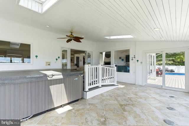 180 COUNTRY CLUB BLVD, Tuckerton, NJ 08087