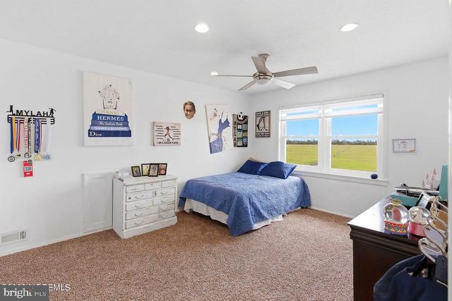 180 COUNTRY CLUB BLVD, Tuckerton, NJ 08087