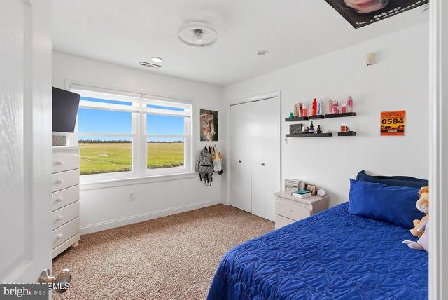 180 COUNTRY CLUB BLVD, Tuckerton, NJ 08087