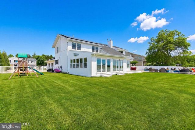 180 COUNTRY CLUB BLVD, Tuckerton, NJ 08087