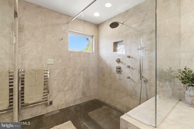 180 COUNTRY CLUB BLVD, Tuckerton, NJ 08087
