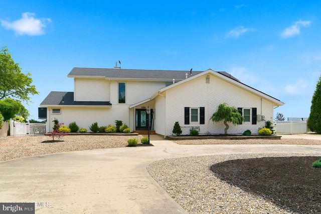 180 COUNTRY CLUB BLVD, Tuckerton, NJ 08087