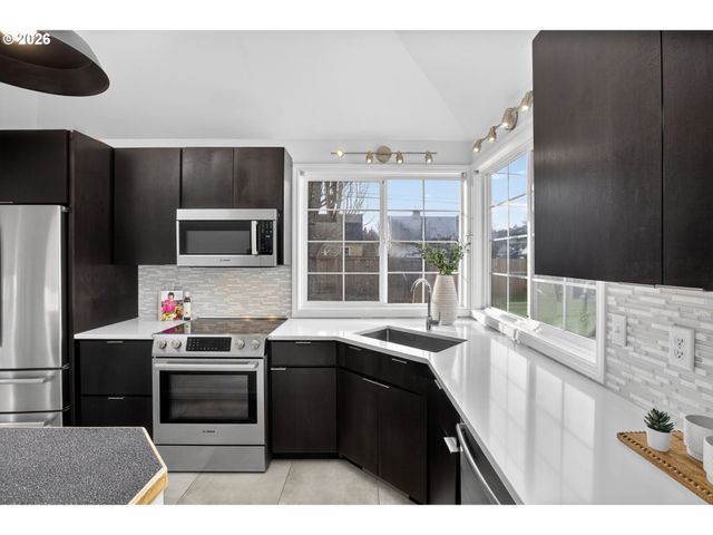 7343 N HURST Ave, Portland, OR 97203