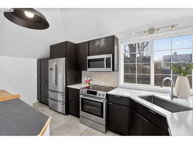 7343 N HURST Ave, Portland, OR 97203