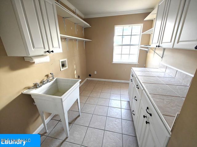 1540 Waveland Avenue, Waveland, MS 39576