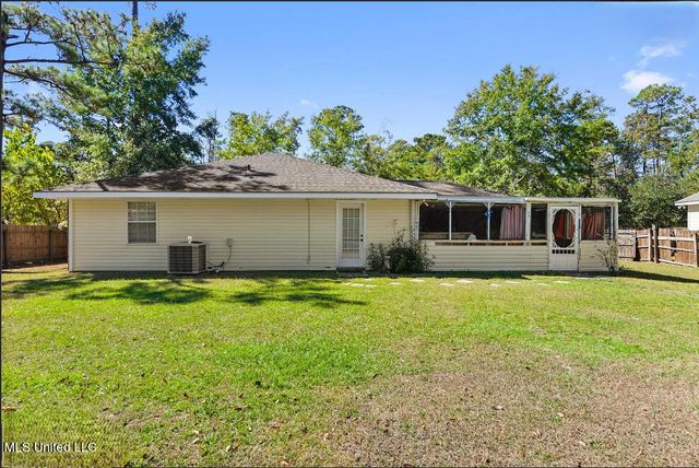 1540 Waveland Avenue, Waveland, MS 39576