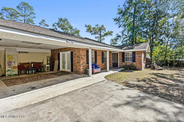 1540 Waveland Avenue, Waveland, MS 39576