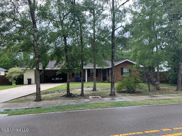 1540 Waveland Avenue, Waveland, MS 39576
