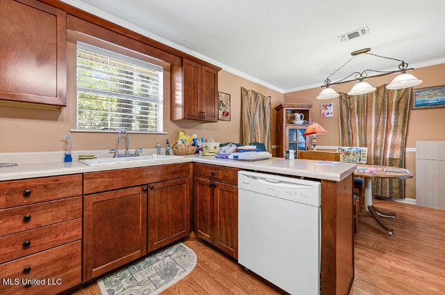 1540 Waveland Avenue, Waveland, MS 39576