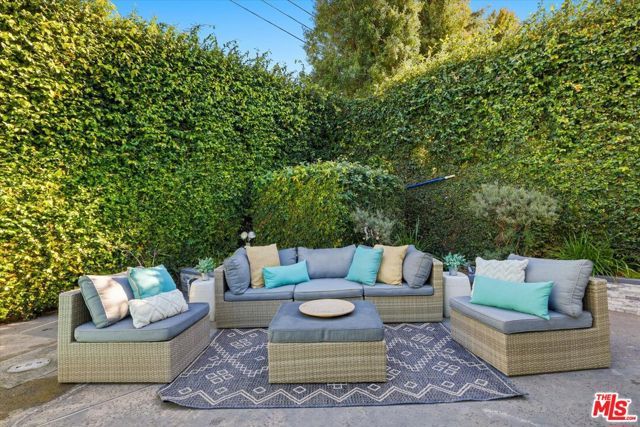 3010 Stoner Avenue, Los Angeles, CA 90066